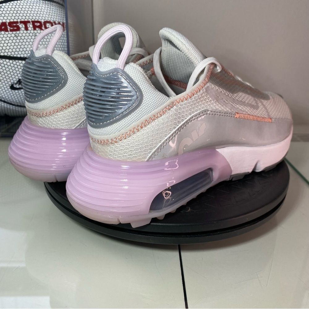 🆕 Nike Air Max 2090 GS 'Platinum Tint Light Violet' - Womens 8.5 - Picture 10 of 11